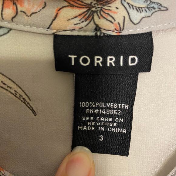 TORRID Lexie Tunic 3X Gray Floral Chiffon Hi-Lo Babydoll Button Romantic Plus - Picture 4 of 9